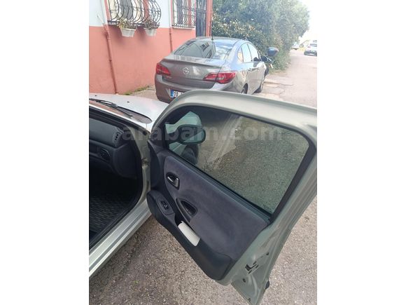 Sahibinden Renault Megane 1.4 Authentique 2001 Model  227.000 km Gri