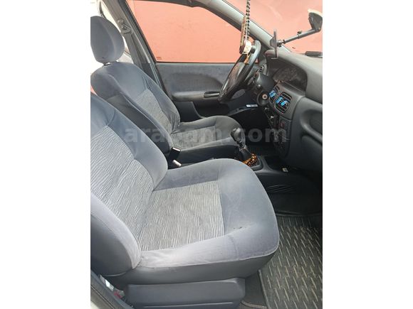 Sahibinden Renault Megane 1.4 Authentique 2001 Model  227.000 km Gri
