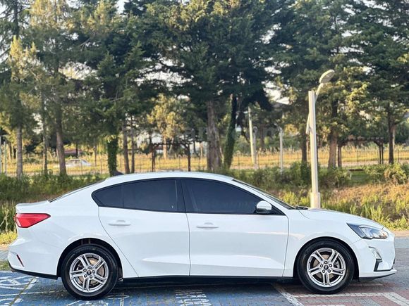 2020 FOCUS DİZEL OTOMATİK 105 BİNDE HATASIZ