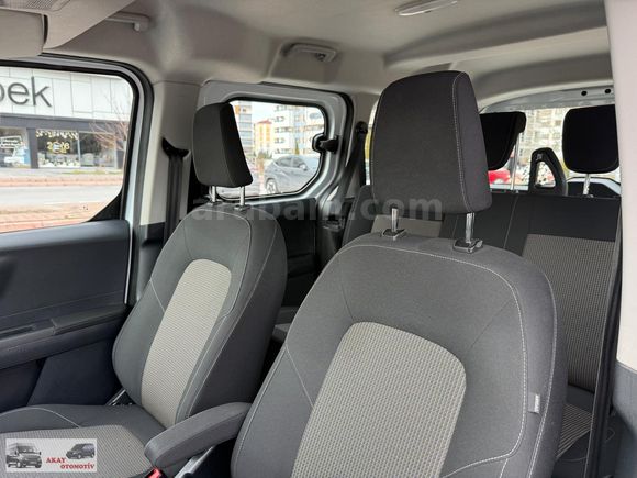 2024_HATASIZ_42.000KM'DE_1.5ECOBLUE 100 PS DELÜX 6 İLERİ_COURİER