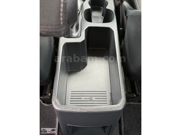 2024_HATASIZ_42.000KM'DE_1.5ECOBLUE 100 PS DELÜX 6 İLERİ_COURİER