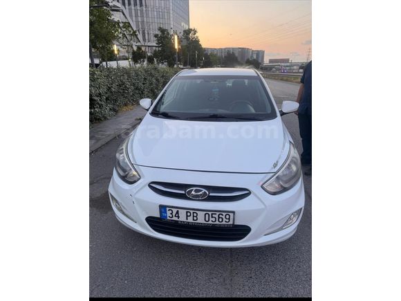 Sahibinden Hyundai Accent Blue 1.6 CRDI Mode Plus 2016 Model İstanbul 189800 km Beyaz