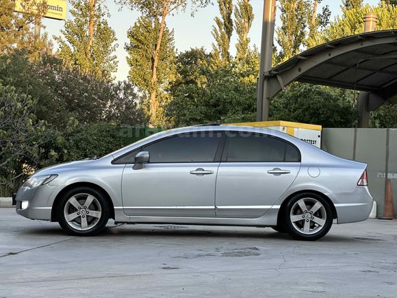 Sahibinden Honda Civic 1.6i VTEC Elegance 2009 Model 
