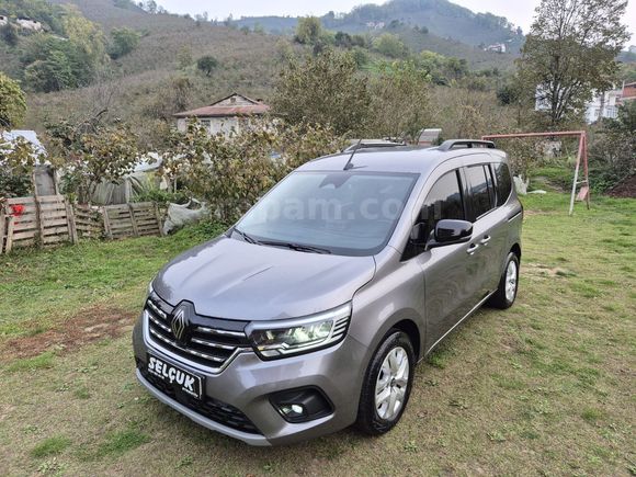 2025 KANGO 1.3 TURBO OTOMATİK VİTES YENİ LOGOLU CAM GİBİ