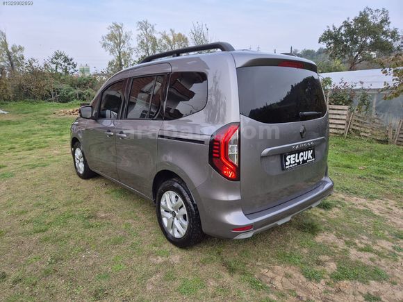 2025 KANGO 1.3 TURBO OTOMATİK VİTES YENİ LOGOLU CAM GİBİ