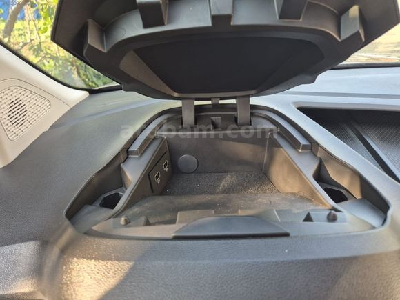 2025 KANGO 1.3 TURBO OTOMATİK VİTES YENİ LOGOLU CAM GİBİ