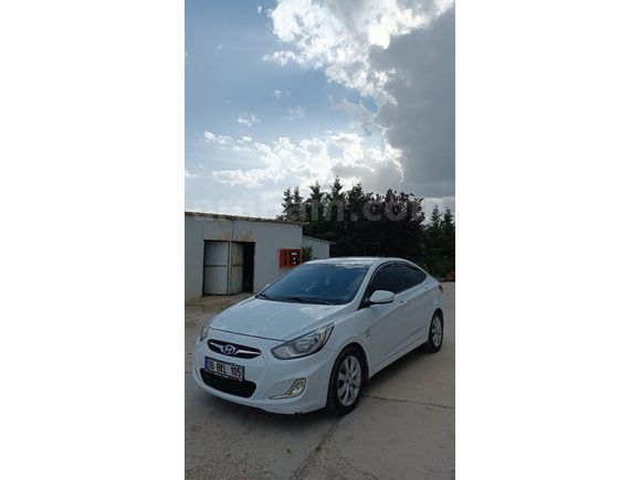 Sahibinden Hyundai Accent Blue 1.6 CRDI Mode Plus 2012 Model  165.100 km Beyaz