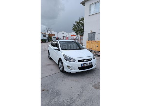 Sahibinden Hyundai Accent Blue 1.6 CRDI Mode Plus 2012 Model  165.100 km Beyaz