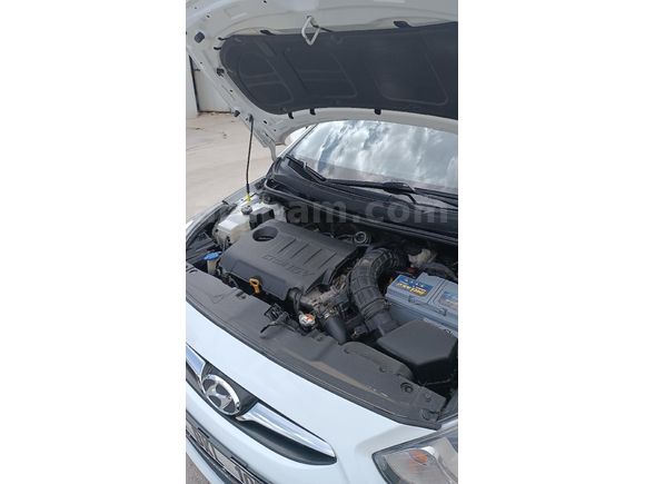 Sahibinden Hyundai Accent Blue 1.6 CRDI Mode Plus 2012 Model  165.100 km Beyaz