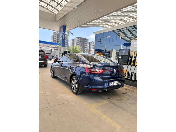 Sahibinden Renault Megane 1.3 TCe Joy 2021 Model İstanbul 53000 km Lacivert