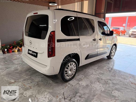 KNS AUTO'DAN 2025 OPEL COMBO 1.5D OTOMATİK ESSENTİAL