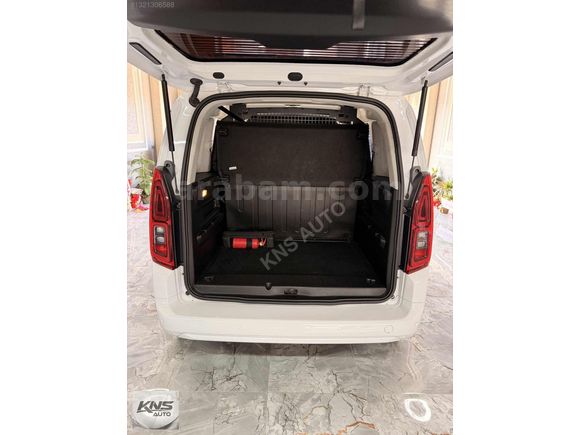 KNS AUTO'DAN 2025 OPEL COMBO 1.5D OTOMATİK ESSENTİAL