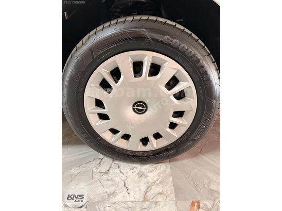 KNS AUTO'DAN 2025 OPEL COMBO 1.5D OTOMATİK ESSENTİAL