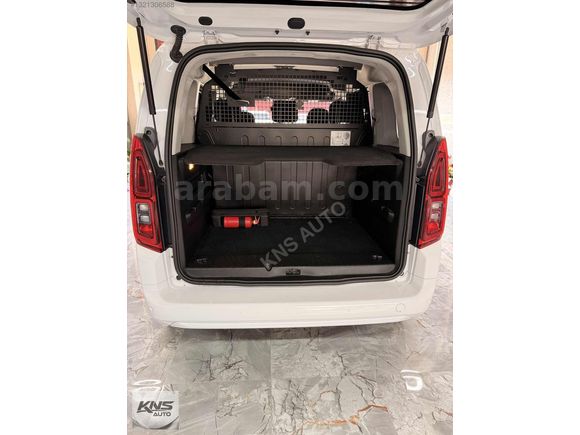 KNS AUTO'DAN 2025 OPEL COMBO 1.5D OTOMATİK ESSENTİAL