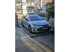 Sahibinden Elektrikli Bagajlı Toyota Corolla 1.8 Hybrid Flame X-Pack 2025 Model