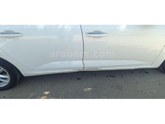 Sahibinden Renault Megane 1.5 dCi Touch 2017 Model  352.000 km Beyaz