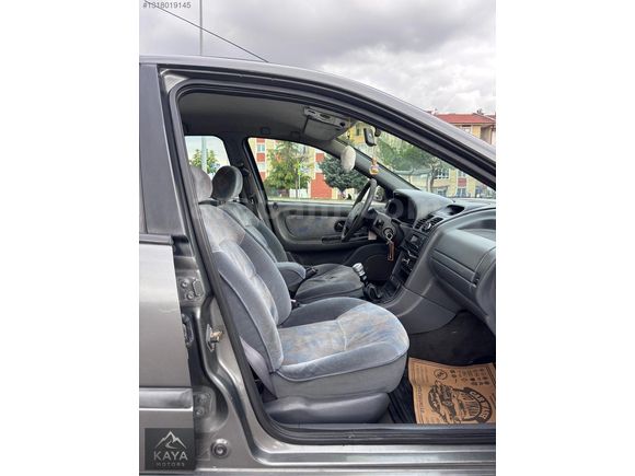 'KAYA' - 1996 - LAGUNA - 2.0 RXE - 60.000 KM