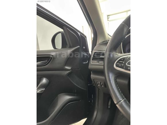 MVG AUTO' DAN-DEĞİŞENSİZ-BOYASIZ- MEGANE-1.5.DCI-TESLA EKRAN