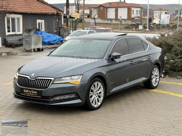 /SEVİM AUTO'DAN/2019 HATASIZ SKODA SÜPERB CAM TAVAN PRESTİGE !