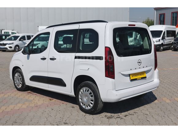 BÜYÜKSOYLU BEYSOY'DAN 2025 OPEL COMBO ESSENTIAL 1.5 D M/T 130 Hp