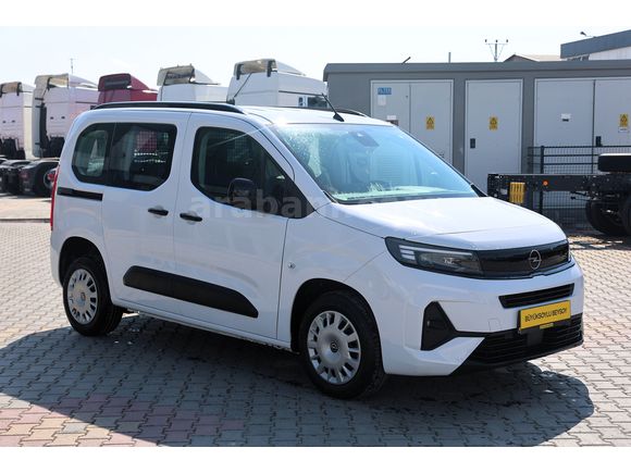 BÜYÜKSOYLU BEYSOY'DAN 2025 OPEL COMBO ESSENTIAL 1.5 D M/T 130 Hp