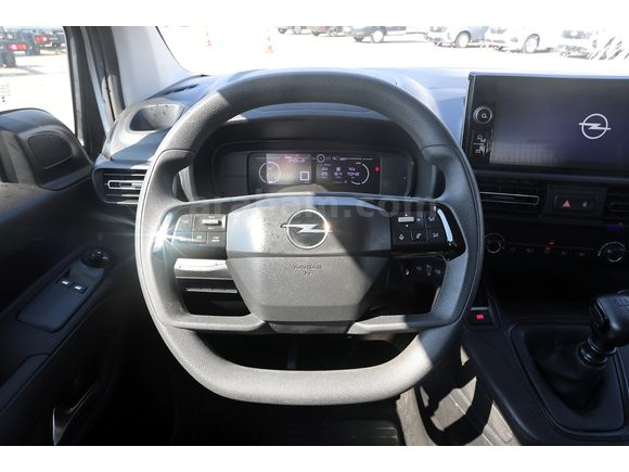 BÜYÜKSOYLU BEYSOY'DAN 2025 OPEL COMBO ESSENTIAL 1.5 D M/T 130 Hp