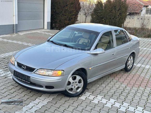 // SEVİM AUTO'DAN OPEL VECTRA 2001 1.6 16V COMFORT //
