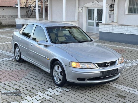 // SEVİM AUTO'DAN OPEL VECTRA 2001 1.6 16V COMFORT //