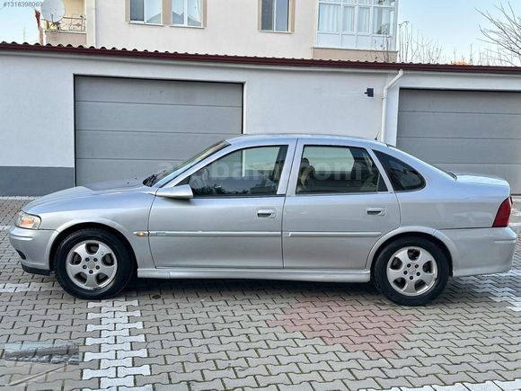// SEVİM AUTO'DAN OPEL VECTRA 2001 1.6 16V COMFORT //