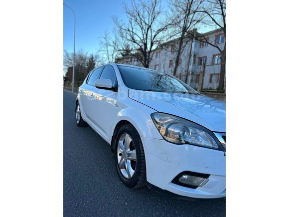 Sahibinden Kia Ceed 1.6 CRDi Concept SW 2010 Model 