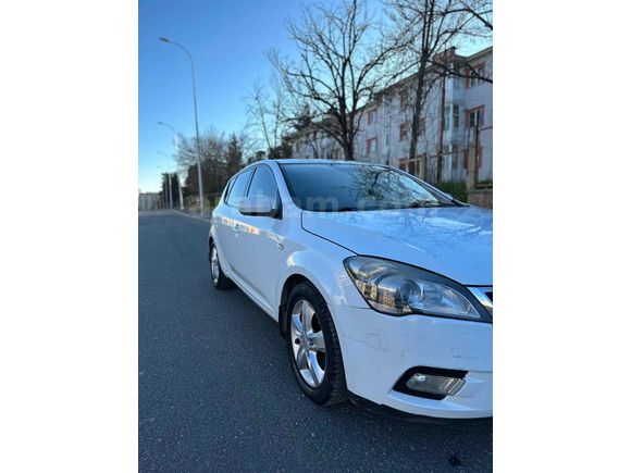 Sahibinden Kia Ceed 1.6 CRDi Concept SW 2010 Model 
