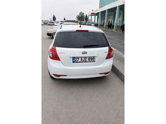 Sahibinden Kia Ceed 1.6 CRDi Concept SW 2010 Model 