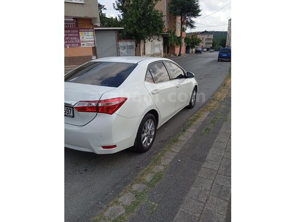 Sahibinden Toyota Corolla 1.4 D-4D Active 2014 Model  150.000 km Beyaz