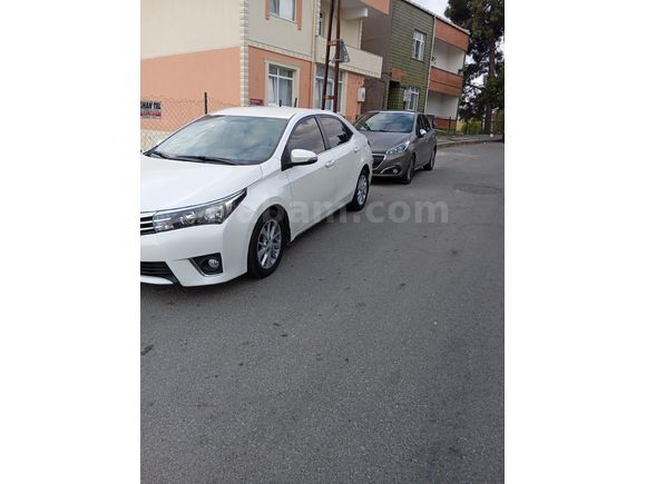 Sahibinden Toyota Corolla 1.4 D-4D Active 2014 Model  150.000 km Beyaz