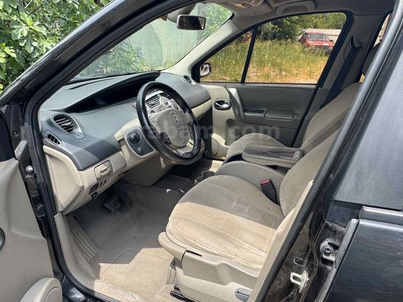Kabagöz Otomotivden  Renault Scenic 1.6 Privilege 2006 Model Düzce