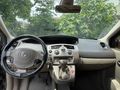 Kabagöz Otomotivden  Renault Scenic 1.6 Privilege 2006 Model Düzce