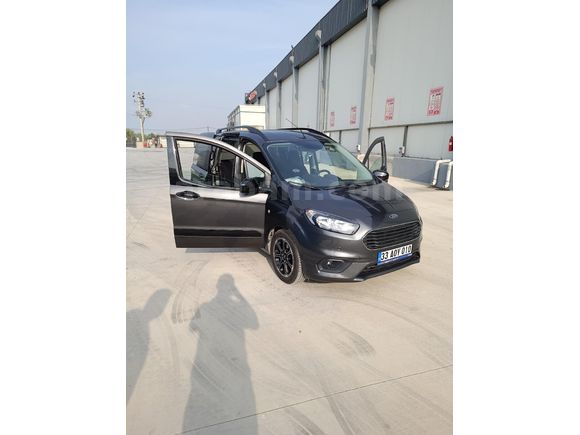 Sahibinden Ford Tourneo Courier 1.5 TDCi Titanium Plus 2022 Model