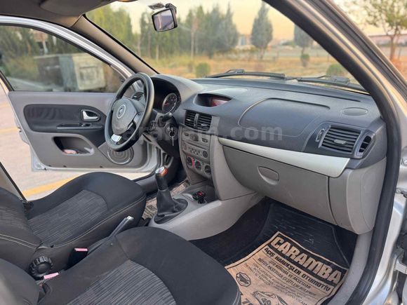 Sahibinden Renault Symbol 1.5 dCi Expression 2011 Model Batman 206.000 km Gri (Gümüş)