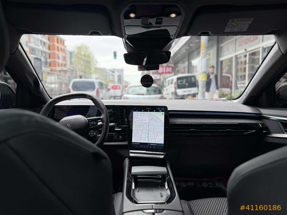 GÜVENLER'DEN RENAULT AUSTRAL 1.3 MİLD ALPİNE,CAM TAVAN,ÇİFT RENK