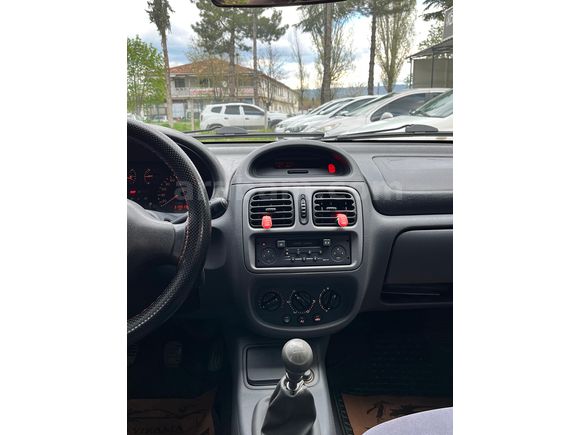 Sahibinden Renault Clio 1.4 RXT 2002 Model 