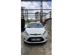 Sahibinden Ford Fiesta 1.4 Titanium X 2011 Model  270.000 km Beyaz