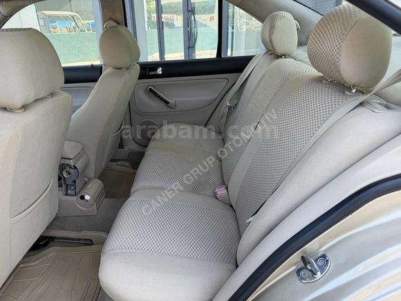 CANER'den 2003 BORA 1.6 HİGHLİNE ORJINAL 377.000. KM