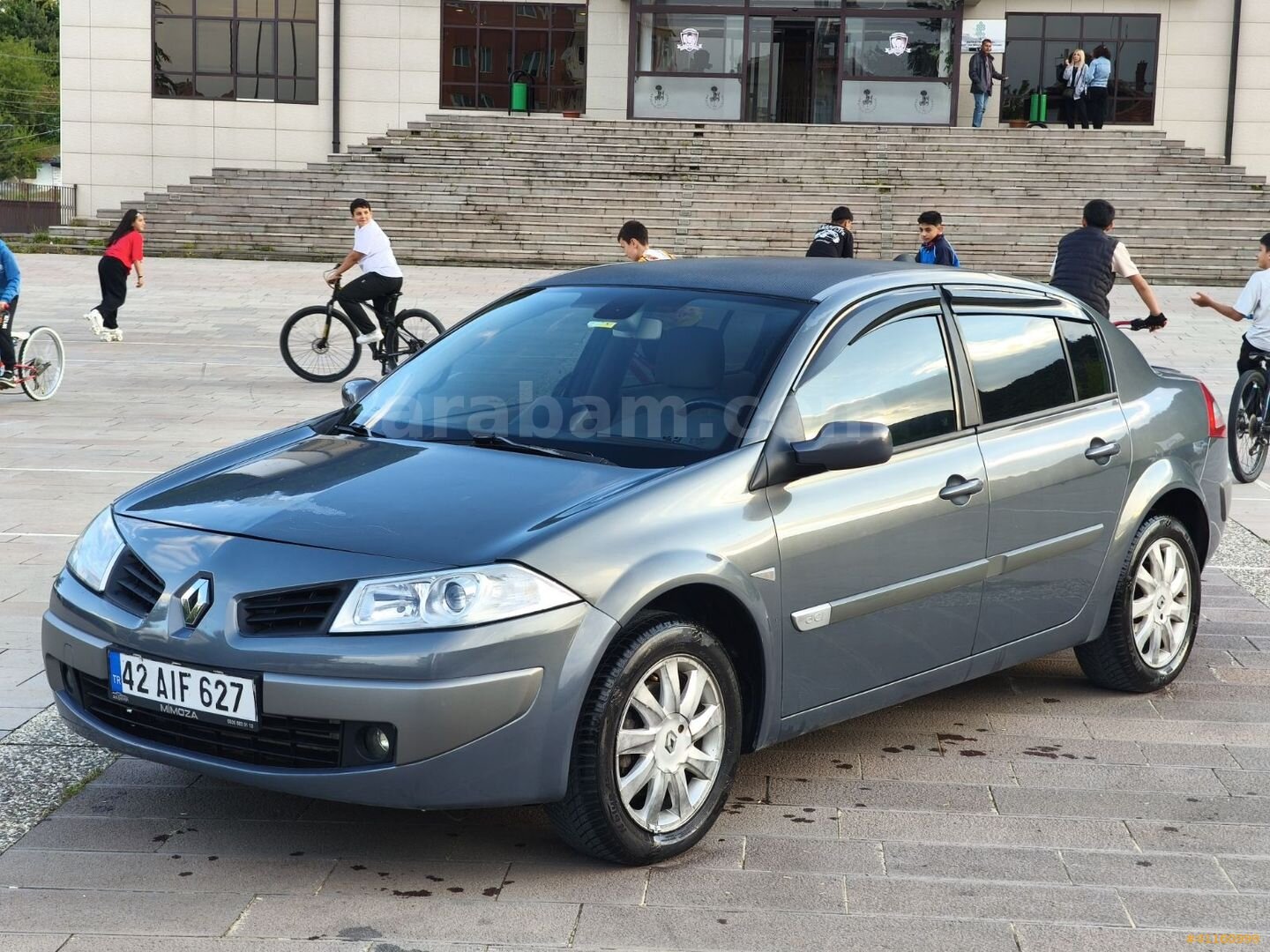 Galeriden Renault Megane 1.5 dCi Expression Plus 2006 Model Konya 290.000 km Füme 7
