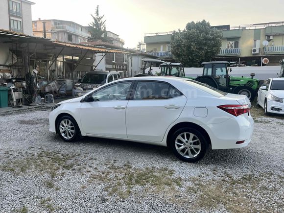 OTOMATİK Toyota Corolla 1.4 D-4D Touch 2013 Model Denizli
