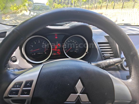 Sahibinden Mitsubishi Lancer 1.6 Inform 2011 Model Manuel