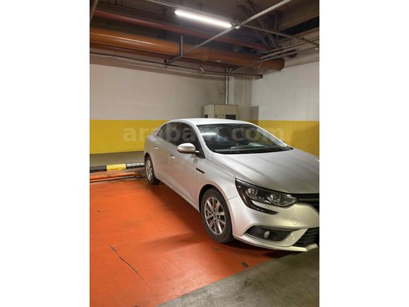 Sahibinden Renault Megane 1.5 Blue DCI Touch 2020 Model