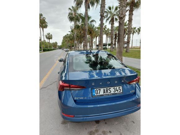 Sahibinden Skoda Octavia 1.5 e-Tec Elite 2021 Model  49.000 km Mavi
