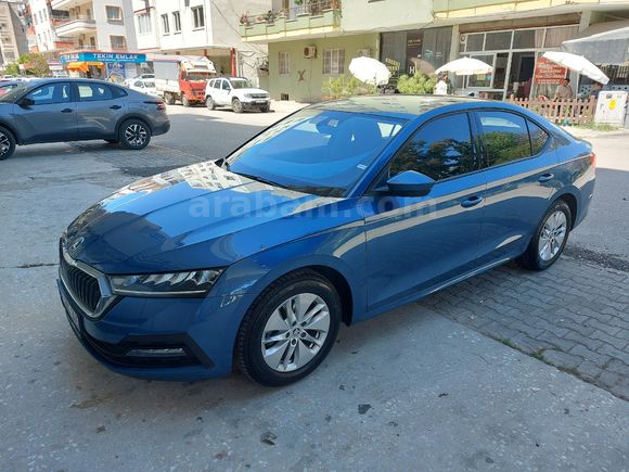 Sahibinden Skoda Octavia 1.5 e-Tec Elite 2021 Model  49.000 km Mavi