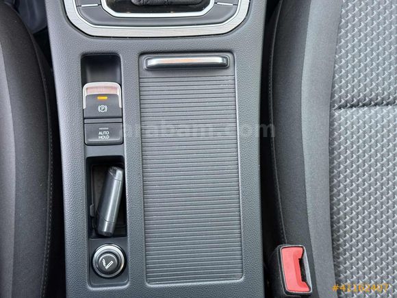 EMİN AUTO-PASSAT 1.5 TSI ACT/DSG/ HATASIZ/YAĞMUR,FAR SENSÖRÜ VAR