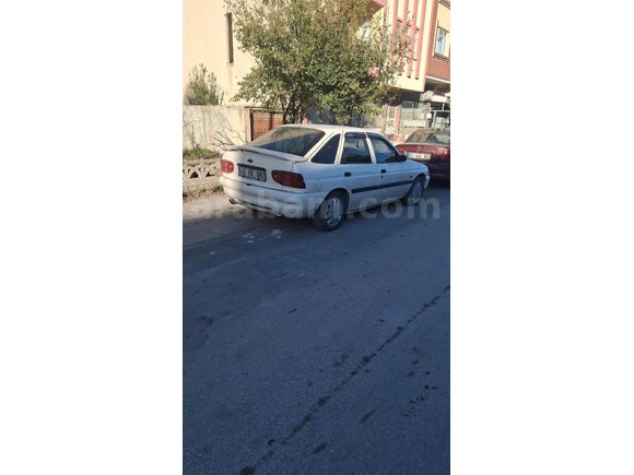 Sahibinden Ford Escort 1.6 CLX 1995 Model  185.000 km Beyaz